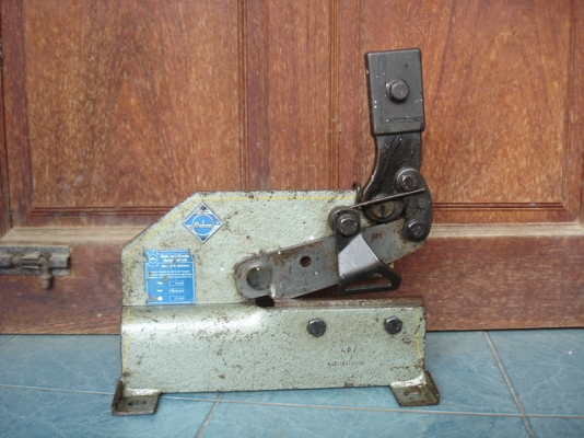 กรรไกรตัดเหล็กมือโยก Mubea made in W.- Germany