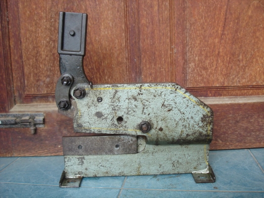 กรรไกรตัดเหล็กมือโยก Mubea made in W.- Germany