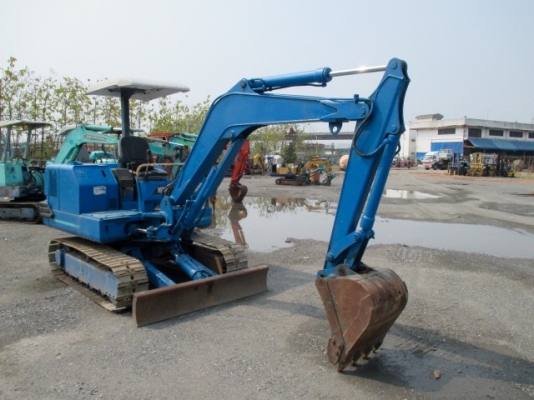 KOBELCO SK027 ขนาดPC-30 เครื่อง 3 สูบ<เทอร์โบ>รถเก่านอกมีเอกสาร☎️ติดต่อ 085-5632278