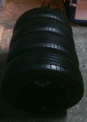 แม้กพรีอุส+กู๊ดเยียร์195/65R15 แม้กพรีอุส+กู๊ดเยียร์195/65R15