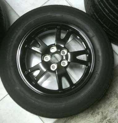 แม้กพรีอุส+กู๊ดเยียร์195/65R15 แม้กพรีอุส+กู๊ดเยียร์195/65R15