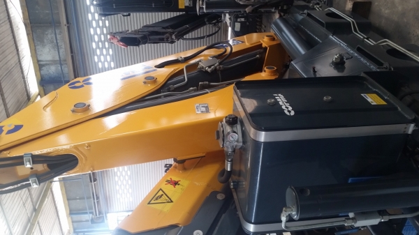 ขายเครนพับสำหรับติดรถบรรทุก