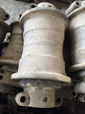 โรลเลอร์รถขุด sumitomo SH200 เก่าญี่ปุ่น ราคา 2,000 บาท โรลเลอร์รถขุด sumitomo SH200 เก่าญี่ปุ่น ราคา 2,000 บาท