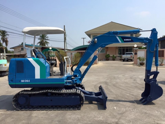 รถขุด KOBELCO SK024 นำเข้า มือสองญี่ปุ่น