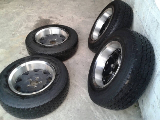 ขอบ15นิ้ว5รู114 พร้อมยาง สวยๆ 4 ล้อ ลดคาเหลือ 5000 บาท ขอบ15นิ้ว5รู114 พร้อมยาง สวยๆ 4 ล้อ ลดคาเหลือ 5000 บาท