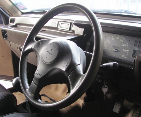 พวงมาลัยเดิมๆ แท้ๆ ของ Mitsubishi สภาพดี ใส่ สตาด้า,ไซโคลน และอีกหลายรุ่น