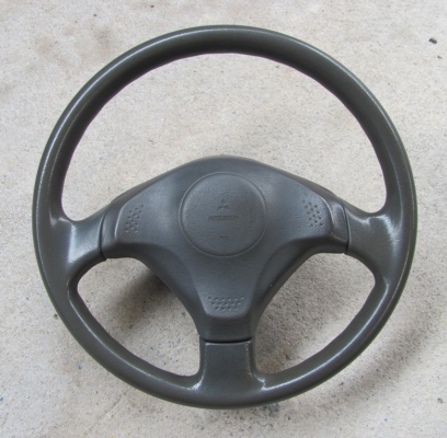 พวงมาลัยเดิมๆ แท้ๆ ของ Mitsubishi สภาพดี ใส่ สตาด้า,ไซโคลน และอีกหลายรุ่น