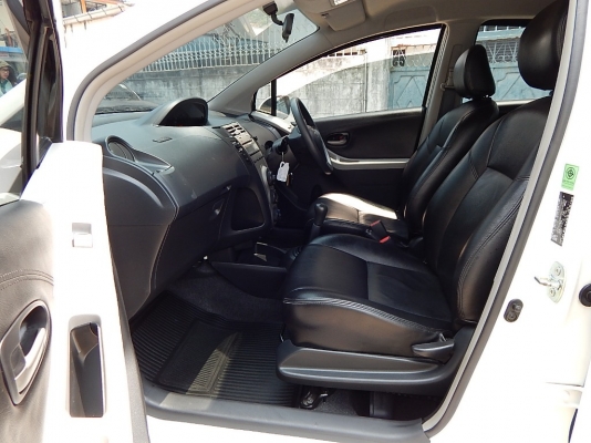 ยาริส เกียร์ธรรมดา ปี 2011 วิ่ง 101,000 โล ยาริส เกียร์ธรรมดา ปี 2011 วิ่ง 101,000 โล