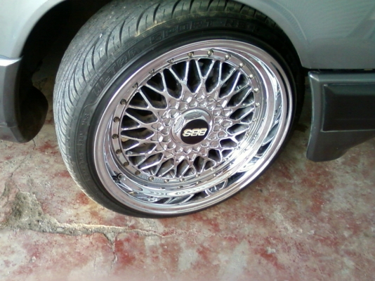 MAX BBS โคเมี้ยม 5 รู BENZ 112 และ 5 รู BMW 120 ขอบ 17ยาง ปี 15