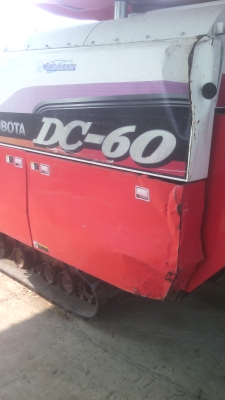 รถเกี่ยวข้าวDC60ลองกะสอบ