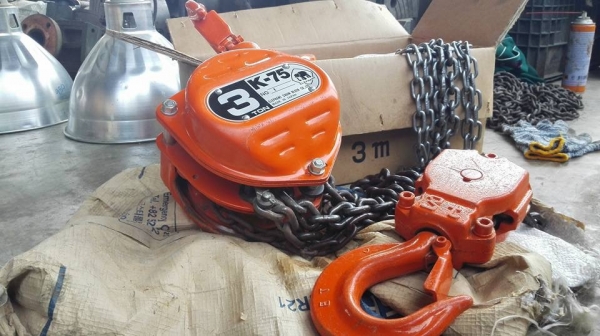 ** ช้างสาวแกะกล่อง!! ** รอกโซ่สาว ตราช้าง 3 ตัน K-75 JAPAN ของใหม่ 100\% นอนกล่อง!!