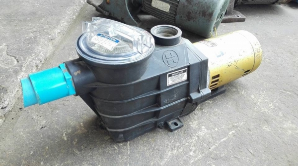 ** Sold Klub ** ปั้มน้ำสระว่ายน้ำ HAYWARD USA.รุ่น Super II Pump 3 HP 380V ท่อ 2" เจ้าของทุบสระทำบ่อปลาเลยขายครับ!!
