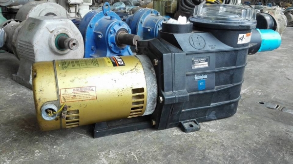 ** Sold Klub ** ปั้มน้ำสระว่ายน้ำ HAYWARD USA.รุ่น Super II Pump 3 HP 380V ท่อ 2" เจ้าของทุบสระทำบ่อปลาเลยขายครับ!!