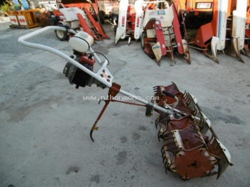 เครื่องกำจัดวัชพืชในร่องข้าว ROBIN  RC04-2B รหัสสินค้า : 80803346  ติดต่อ  Tel.086-8150487 www.nihonmono.com