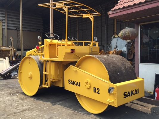 ขายด่วนรถบด3ล้อเหล็ก SAKAI R2 พร้อมใช้งาน เล่มทะเบียน