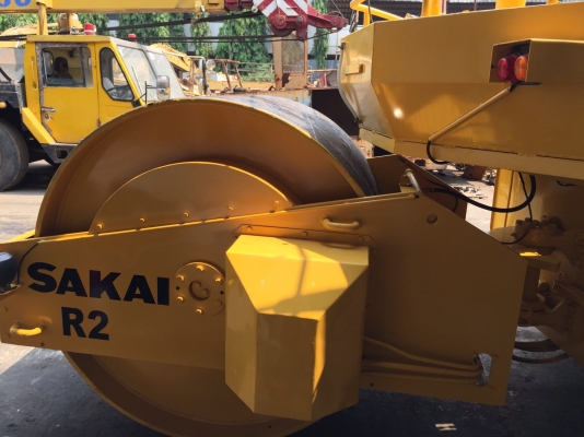 ขายด่วนรถบด3ล้อเหล็ก SAKAI R2 พร้อมใช้งาน เล่มทะเบียน