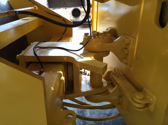 ขายด่วนรถบด3ล้อเหล็ก SAKAI R2 พร้อมใช้งาน เล่มทะเบียน