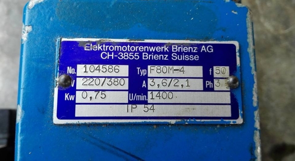 ** ขายแล้วครับ!! **มอเตอร์ปั้มไฮดรอลิค Elektromoto Germany 1 HP 380V พร้อมวาล์วคอนโทรลไฟฟ้า AC 220V. สภาพสดถอดจากไลน์ผลิตมาเทสได้ครับ.
