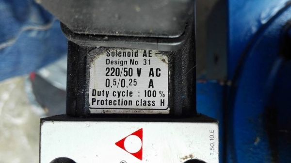 ** ขายแล้วครับ!! **มอเตอร์ปั้มไฮดรอลิค Elektromoto Germany 1 HP 380V พร้อมวาล์วคอนโทรลไฟฟ้า AC 220V. สภาพสดถอดจากไลน์ผลิตมาเทสได้ครับ.