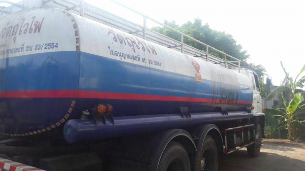 รถบรรทุกน้ำมัน ISUZU 3 เพลา 6 ล้อ