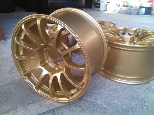 17 สีทอง ไร้ริ้วรอยคับ หน้ากว้าง 8.5 หลัง 9.5 คับ