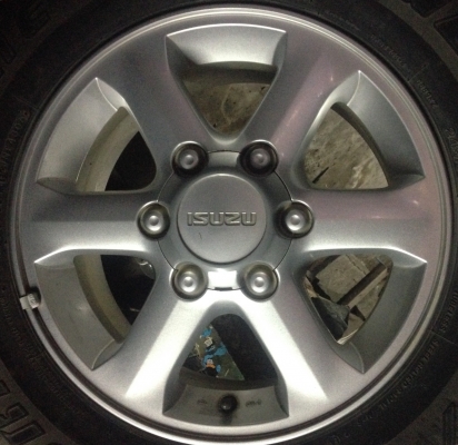 แม็ก ISUZU D-MAX Hilander พร้อมยาง 245-70-16 แม็ก ISUZU D-MAX Hilander พร้อมยาง 245-70-16