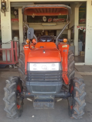 Kubota L3408