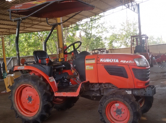 Kubota B2420