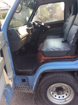 ISUZU NPR 4 ล้อ เครื่อง 88แรง กระจกไฟฟ้า พวงมาลัยพาวเวอร์ แอร์เย็น สภาพพร้อมใช้งาน ขาย 245,000 บาท ศุภากร 081-1903107 , 081-4252943