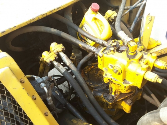 ขาย!! >>> Komatsu Pc200 รุ่น5 คอนโทรนสั้น <<< เปลี่ยนโซ่ให้ใหม่ ราคา 680,000 บาท ขาย!! >>> Komatsu Pc200 รุ่น5 คอนโทรนสั้น <<< เปลี่ยนโซ่ให้ใหม่ ราคา 680,000 บาท