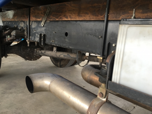 ขายISUZU 6ล้อ FRR210 EURO 3 รุ่นหน้าตึกเครื่อง210เเรงคอมมอลเรลกระบะคาร์โก้พร้อมคอกสูงยาว5.6เมตรหัวเดิมๆเบรคทิฟฟี่จดทะเบียนปี2556(2013)ใครหารุ่นนี้อยู่ไม่ผิดหวังเเน่นนอนราคา1,150,000บาทจัดไฟเเนนท์ได้ทั่วโลกครับสนใจดูรถได้ที่เต็นท์รถ JJ.AUTOCAR 2 หลังวัดจัน