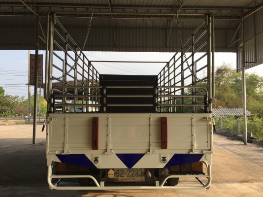 ขายISUZU 6ล้อ FRR210 EURO 3 รุ่นหน้าตึกเครื่อง210เเรงคอมมอลเรลกระบะคาร์โก้พร้อมคอกสูงยาว5.6เมตรหัวเดิมๆเบรคทิฟฟี่จดทะเบียนปี2556(2013)ใครหารุ่นนี้อยู่ไม่ผิดหวังเเน่นนอนราคา1,150,000บาทจัดไฟเเนนท์ได้ทั่วโลกครับสนใจดูรถได้ที่เต็นท์รถ JJ.AUTOCAR 2 หลังวัดจัน