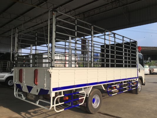 ขายISUZU 6ล้อ FRR210 EURO 3 รุ่นหน้าตึกเครื่อง210เเรงคอมมอลเรลกระบะคาร์โก้พร้อมคอกสูงยาว5.6เมตรหัวเดิมๆเบรคทิฟฟี่จดทะเบียนปี2556(2013)ใครหารุ่นนี้อยู่ไม่ผิดหวังเเน่นนอนราคา1,150,000บาทจัดไฟเเนนท์ได้ทั่วโลกครับสนใจดูรถได้ที่เต็นท์รถ JJ.AUTOCAR 2 หลังวัดจัน