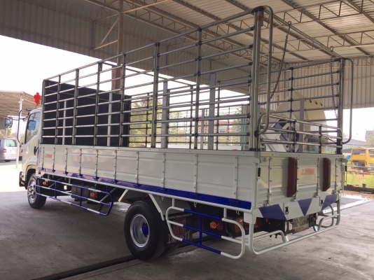 ขายISUZU 6ล้อ FRR210 EURO 3 รุ่นหน้าตึกเครื่อง210เเรงคอมมอลเรลกระบะคาร์โก้พร้อมคอกสูงยาว5.6เมตรหัวเดิมๆเบรคทิฟฟี่จดทะเบียนปี2556(2013)ใครหารุ่นนี้อยู่ไม่ผิดหวังเเน่นนอนราคา1,150,000บาทจัดไฟเเนนท์ได้ทั่วโลกครับสนใจดูรถได้ที่เต็นท์รถ JJ.AUTOCAR 2 หลังวัดจัน