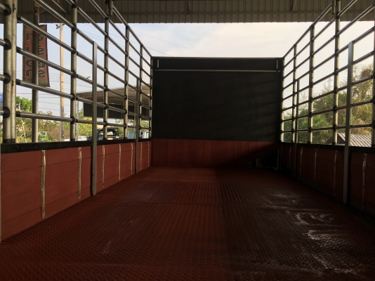 ขายISUZU 6ล้อ FRR210 EURO 3 รุ่นหน้าตึกเครื่อง210เเรงคอมมอลเรลกระบะคาร์โก้พร้อมคอกสูงยาว5.6เมตรหัวเดิมๆเบรคทิฟฟี่จดทะเบียนปี2556(2013)ใครหารุ่นนี้อยู่ไม่ผิดหวังเเน่นนอนราคา1,150,000บาทจัดไฟเเนนท์ได้ทั่วโลกครับสนใจดูรถได้ที่เต็นท์รถ JJ.AUTOCAR 2 หลังวัดจัน