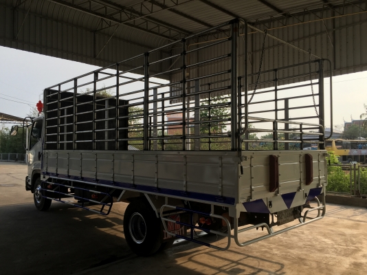 ขายISUZU 6ล้อ FRR210 EURO 3 รุ่นหน้าตึกเครื่อง210เเรงคอมมอลเรลกระบะคาร์โก้พร้อมคอกสูงยาว5.6เมตรหัวเดิมๆเบรคทิฟฟี่จดทะเบียนปี2556(2013)ใครหารุ่นนี้อยู่ไม่ผิดหวังเเน่นนอนราคา1,150,000บาทจัดไฟเเนนท์ได้ทั่วโลกครับสนใจดูรถได้ที่เต็นท์รถ JJ.AUTOCAR 2 หลังวัดจัน