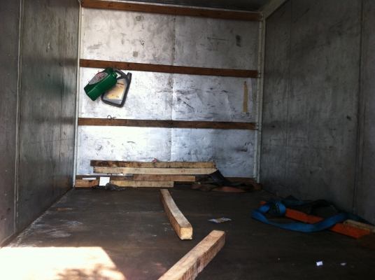 4 ล้อกลางป้ายเล็กไม่ติดเวลาตู้เปิดข้างได้