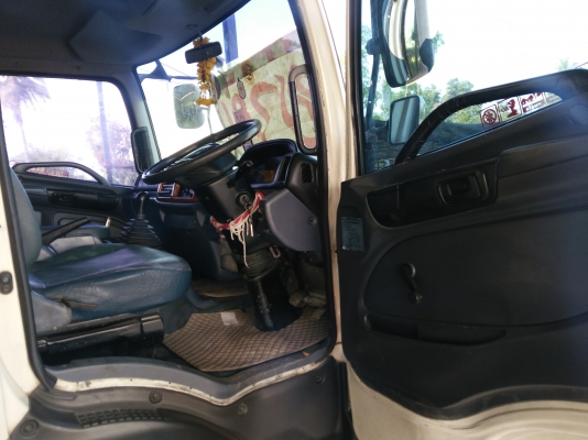 ขายหกล้อเม้กาเครื่อง145  แรงปี 46  รถสวยมากๆพร้อมใช้งานได้เลยโทร 0616892888