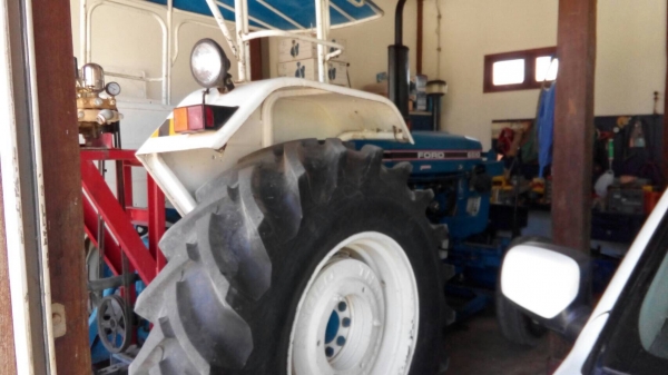 รถไถฟอร์ด 6610