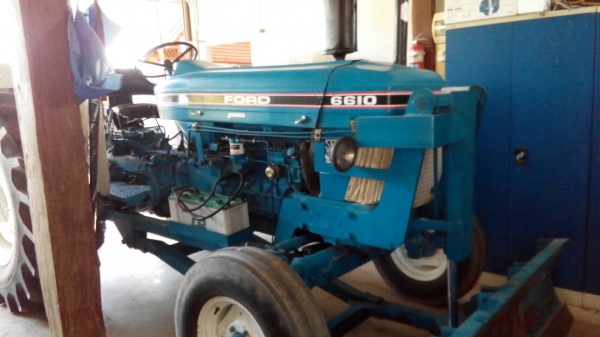 รถไถฟอร์ด 6610