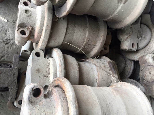 โรลเลอร์รถขุด sumitomo EJ2800 เก่าญี่ปุ่น ราคา 2,000 บาท โรลเลอร์รถขุด sumitomo EJ2800 เก่าญี่ปุ่น ราคา 2,000 บาท