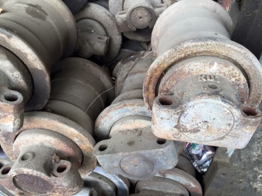 โรลเลอร์รถขุด sumitomo EJ2800 เก่าญี่ปุ่น ราคา 2,000 บาท โรลเลอร์รถขุด sumitomo EJ2800 เก่าญี่ปุ่น ราคา 2,000 บาท