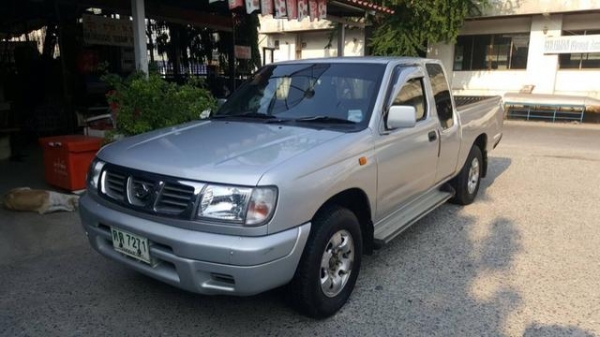 ขายนิสซันฟรอนเทีย ปี 2000 เครื่อง 2700 พวงมาลัยพาวเวอร์ สภาพสวย