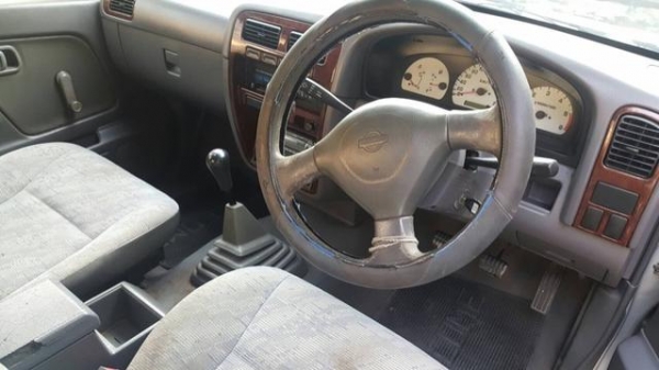 ขายนิสซันฟรอนเทีย ปี 2000 เครื่อง 2700 พวงมาลัยพาวเวอร์ สภาพสวย ขายนิสซันฟรอนเทีย ปี 2000 เครื่อง 2700 พวงมาลัยพาวเวอร์ สภาพสวย