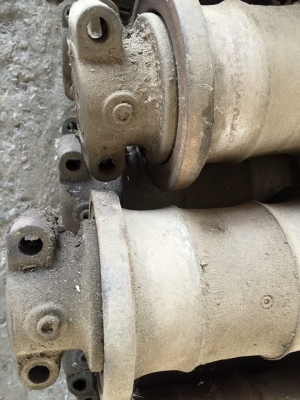 โรลเลอร์รถขุด sumitomo 2800 F2 เก่าญี่ปุ่น ราคา 2,000 บาท โรลเลอร์รถขุด sumitomo 2800 F2 เก่าญี่ปุ่น ราคา 2,000 บาท