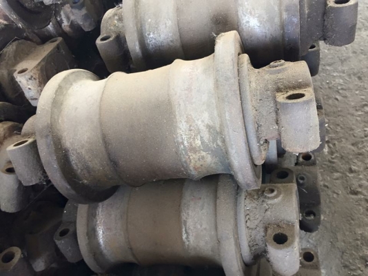 โรลเลอร์รถขุด sumitomo 2800 F2 เก่าญี่ปุ่น ราคา 2,000 บาท โรลเลอร์รถขุด sumitomo 2800 F2 เก่าญี่ปุ่น ราคา 2,000 บาท