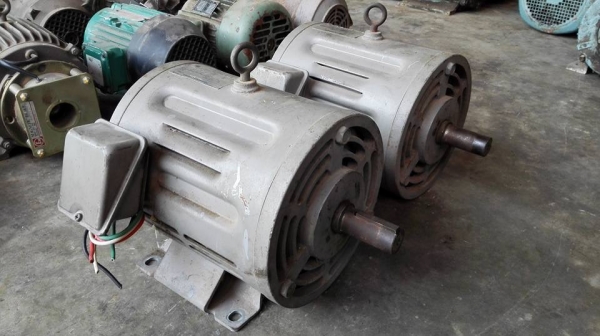 ** Sold Klub ** มอเตอร์ TOSHIBA Made in JAPAN 5 HP ไฟญี่ปุ่น 200V 3 สาย สภาพสดนอกพร้อมใช้งานมาเทสได้ครับ!!