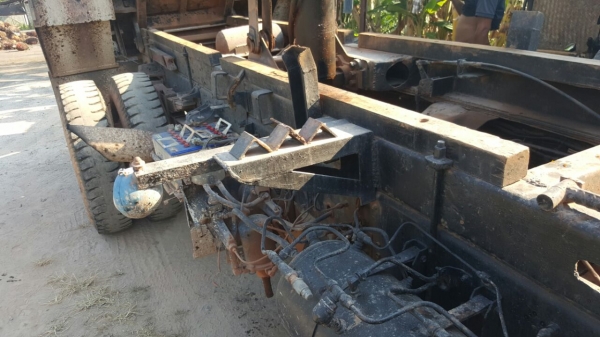 รถฮีโน่ 6 ล้อดั้ม FF3H 195 แรงม้า. ปี 37.    สนใจติดต่อ  081 - 6079515