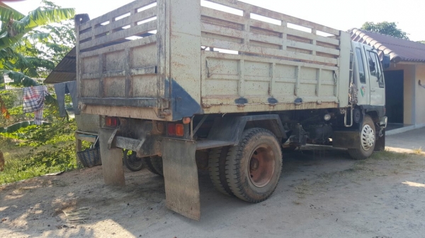 รถฮีโน่ 6 ล้อดั้ม FF3H 195 แรงม้า. ปี 37.    สนใจติดต่อ  081 - 6079515