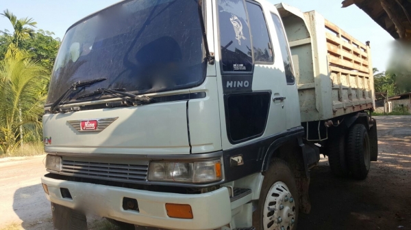 รถฮีโน่ 6 ล้อดั้ม FF3H 195 แรงม้า. ปี 37.    สนใจติดต่อ  081 - 6079515